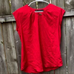 Outback Red Keyhole top sz. M
